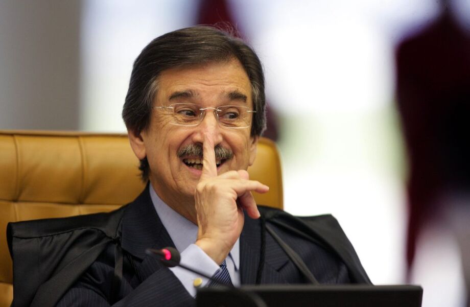 A comissão que analisa a prisão após condenação em segunda instância (PEC 199/19) na Câmara ouve nesta quarta-feira (5) o ex-presidente do Supremo Tribunal Federal (STF) Cezar Peluso