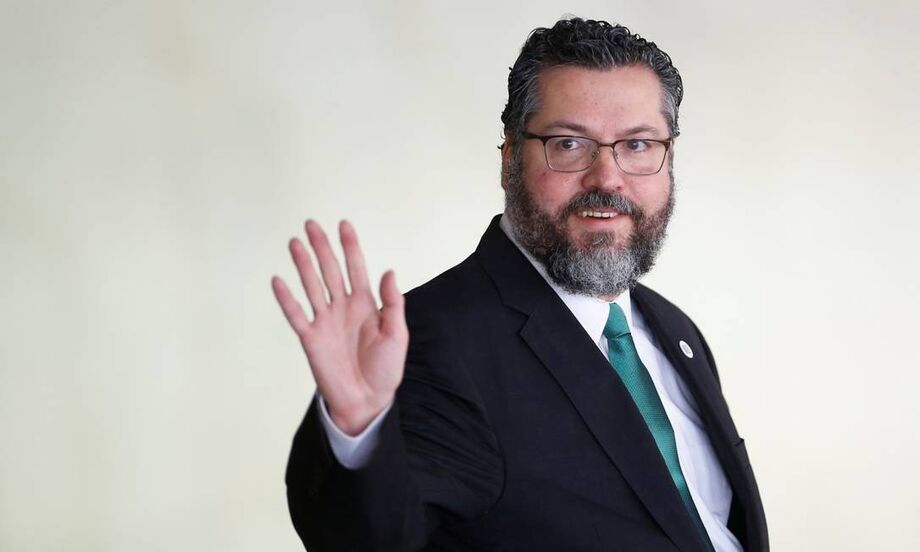O documento lembra que há cerca de dois milhões de brasileiros com origem polonesa e que as relações bilaterais completam 100 anos em 2020