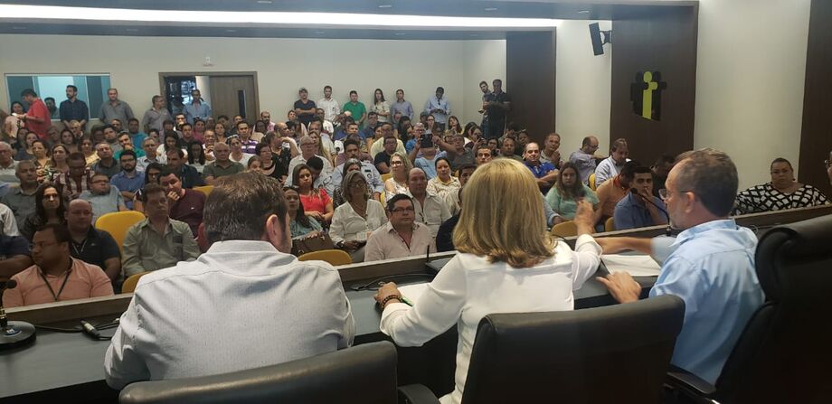 Além de secretários municipais de Educação, participaram do evento técnicos responsáveis pelo setor na pasta e profissionais responsáveis pela licitação dos contratos