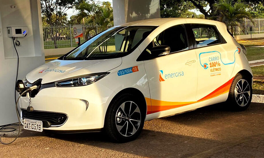 Os jovens conheceram a estrutura da companhia, acompanharam o dia a dia e logística de diversos setores da empresas, além de conhecer a nova aquisição, o Zoe Renaut, carro 100% elétrico