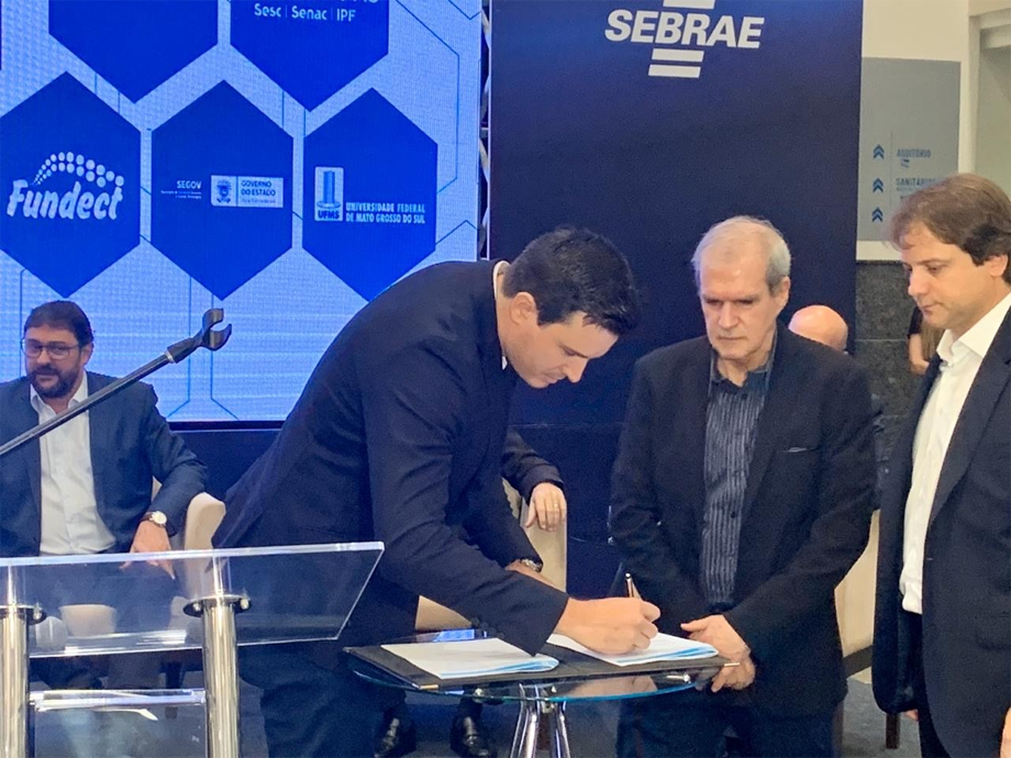 Na ocasião, o diretor-superintendente do Sebrae/MS, Claudio Mendonça, assinou um termo que oficializa a parceria