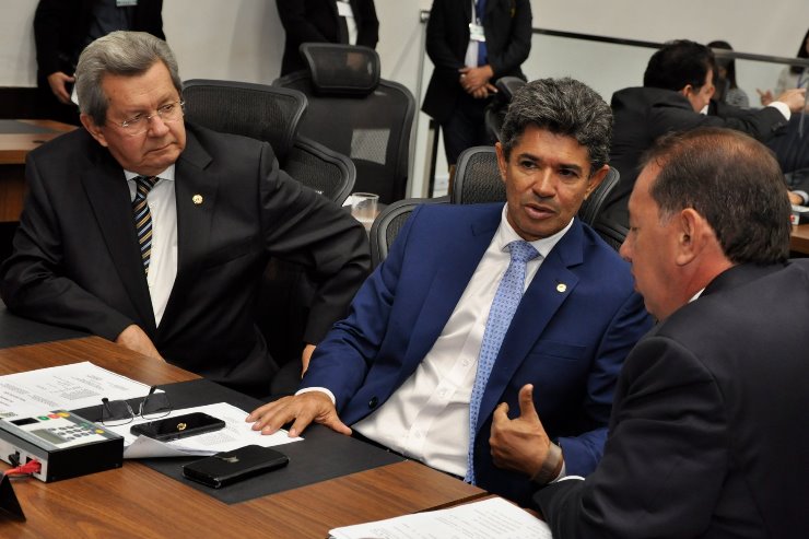 A bancada do PSDB também definiu seus líderes.