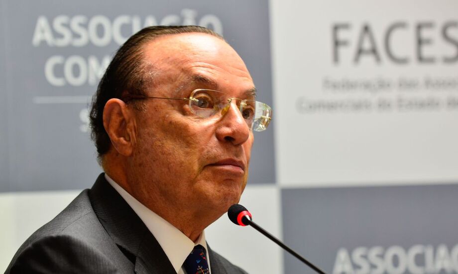 Maluf apresenta desde dezembro uma quadro de 2018 infecção de trato respiratório de repetição, associados a sepse grave com rebaixamento do nível de consciência