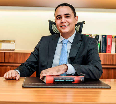 Odilon de Oliveira Júnior é advogado no escritório Adriano Magno e Odilon de Oliveira e vereador por Campo Grande (MS).