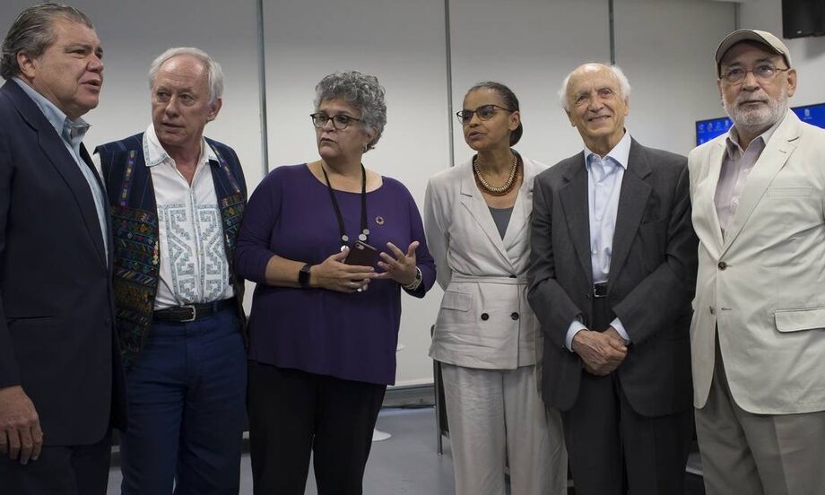 Na visão dos ex-ministros, o texto relatado por Kataguiri tem noção de liberdade econômica arcaica e míope, que enxerga contradições onde há convergências, pois coloca em conflito a proteção ambiental e o desenvolvimento