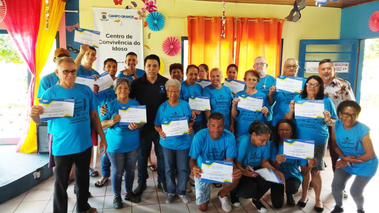 A cerimônia da entrega dos certificados aos 27 alunos e alunas aconteceu no CCI (Centro de Convivência do Idoso), do Jacques da Luz, na Moreninha III