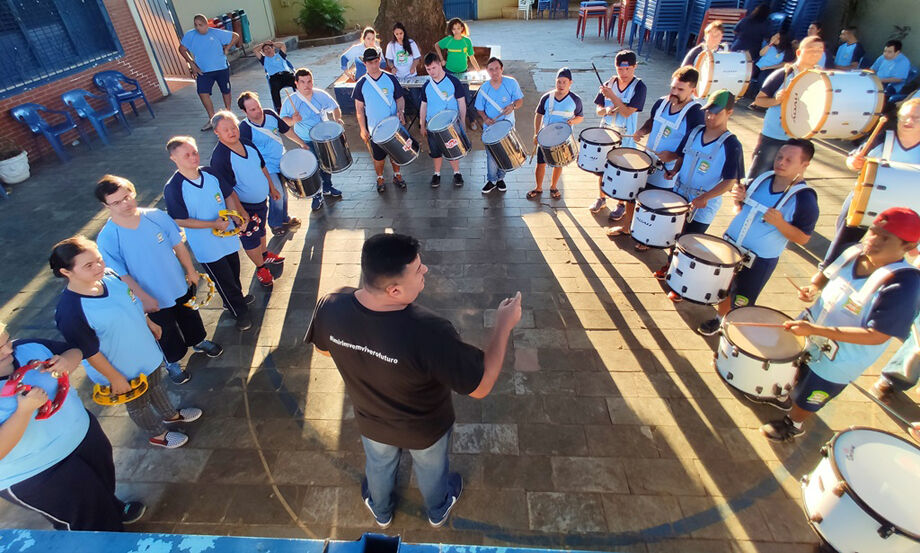 O grupo é o primeiro do Brasil a ser composto por jovens com síndrome de down, atendidos pela Associação Juliano Varela