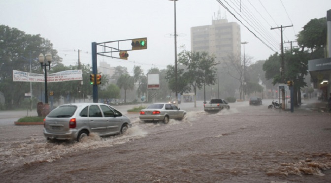 Enviado para celulares cadastrados gratuitamente no número 40199, o alerta foi elaborado em cima dos dados do Instituto Nacional de Meteorologia (Inmet) e vale até às 23 hrs desta sexta-feira.