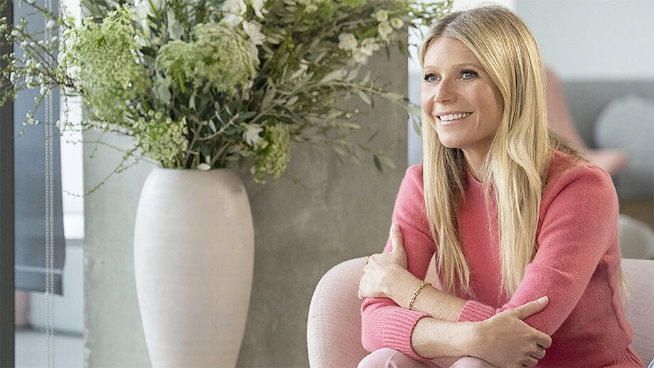 A atriz Gwyneth Paltrow realizou uma festa com diversas artistas com o objetivo de valorizar a beleza natural