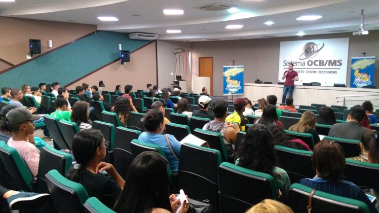 Em três anos, o programa Levanta Juventude já capacitou mais de 16 mil jovens para o mercado de trabalho