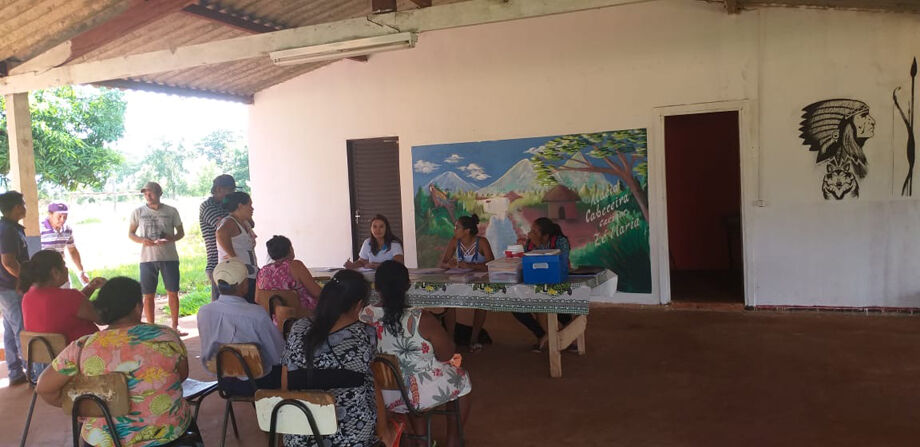 Indígenas da aldeia Cabeceira