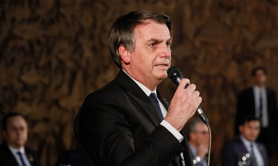 Aos poucos vamos resgatando nosso país, acrescentou Bolsonaro, depois de criticar os governos do Partido dos Trabalhadores (PT)
