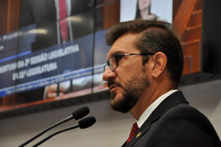 Pedro Kemp discursou em nome da oposição