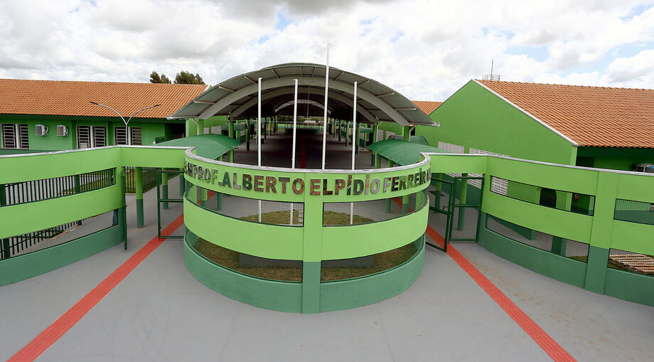 Comunidades apostam no novo modelo de escola cívico militar para melhorar o futuro e a educação dos filhos
