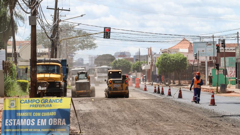 Na segunda e terça-feira está previsto o recapeamento das últimas duas pistas, a quarta e a quinta.