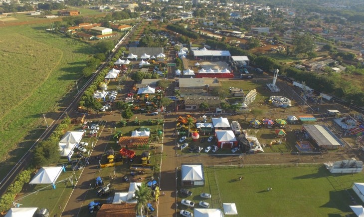 A diretoria do Sindicato Rural de Maracaju comunica que a entidade decidiu pelo adiamento da 51ª Expomara
