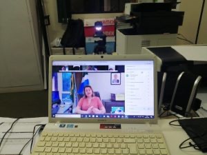 Reunião realizada por aplicativo, com a secretária Cecilia Motta, para orientações aos gestores escolares