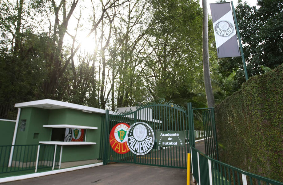 O técnico do Palmeiras disse que até o momento o clube não tem a previsão de quando voltará a treinar na Academia de Futebol