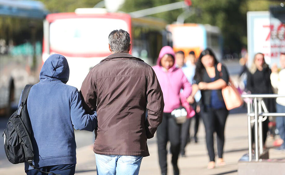 Em conjunto com o frio, a chuva também pode atingir parte do Estado, a partir de quarta-feira (6)