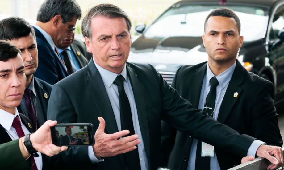 O presidente também negou ter pressionado Valeixo, ex-diretor-geral da Polícia Federal, para sair do cargo e disse que, desde o ano passado, o delegado estava cansado e queria sair.