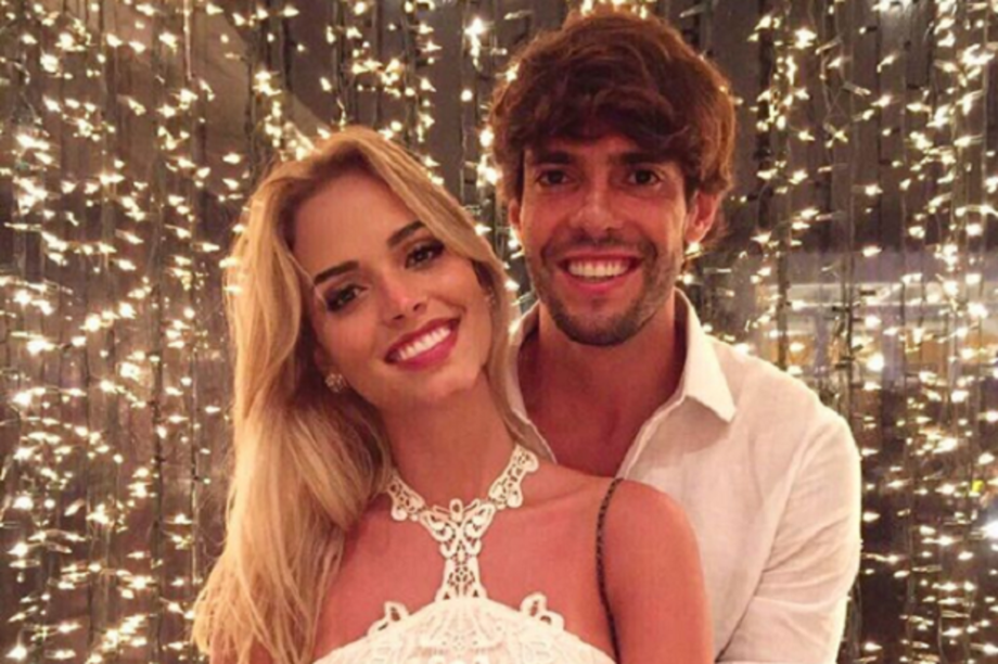 A modelo Carol Dias, esposa do ex-jogador de futebol Kaká, está grávida da primeira filha