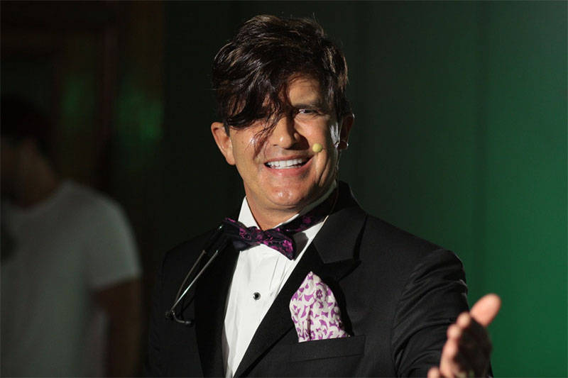 O cirurgião plástico Robert Rey, conhecido como Doctor Rey, publicou um vídeo em que se disponibilizou para assumir o comando da pasta