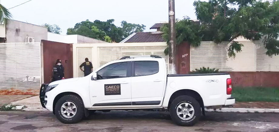 Após serem presos preventivamente por estarem ligados a uma quadrilha que realizava contrabando de cigarro em MS, seis dos sete oficiais foram exonerados do cargo de chefia que ocupavam