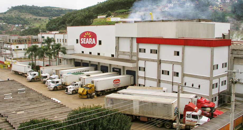 A unidade de aves da Seara Alimentos, pertencente ao grupo JBS, no município de Ipumirim (SC) foi interditada nesta segunda-feira, 18