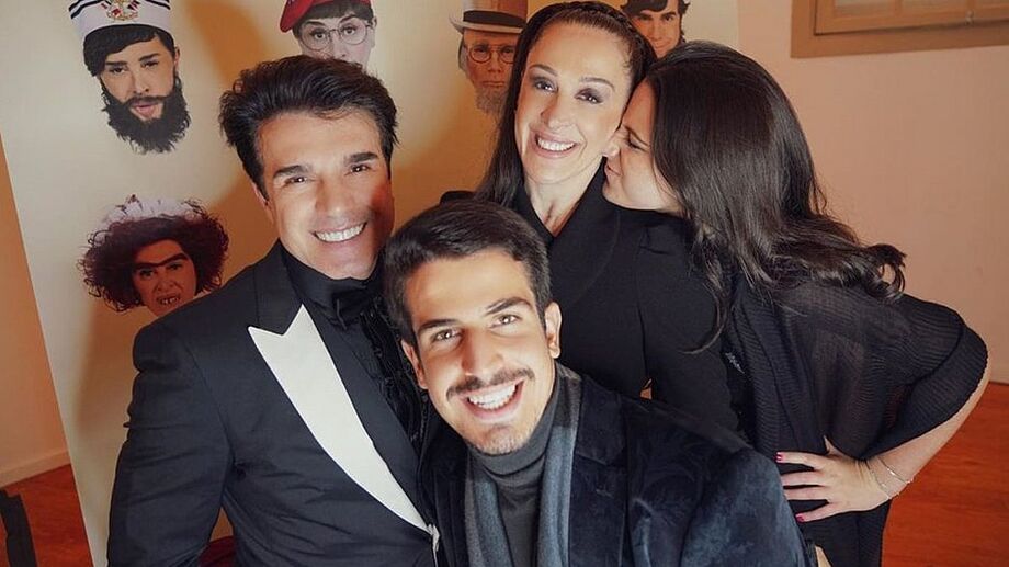 Durante uma live no Instagram na noite desta terça-feira, 19, Claudia Raia revelou que ela e o marido, o diretor Jarbas Homem de Mello, testaram positivo para o novo coronavírus há um mês