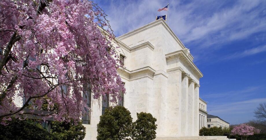 Na mais recente reunião de política monetária do Federal Reserve (Fed, o banco central norte-americano), realizada nos dias 28 e 29 de abril, os dirigentes da instituição avaliaram que mais apoio fiscal pode ser necessário, se a fraqueza econômica causada