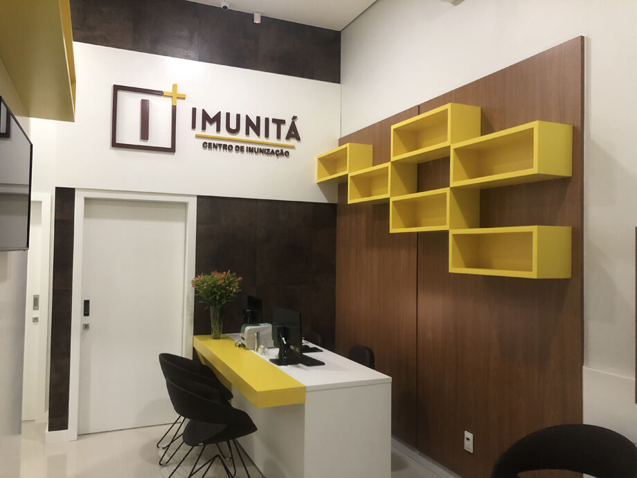 A clínica oferece todos os tipos de vacinas da rede particular para todas as faixas etárias, com atendimento individualizado e humanizado, com profissionais capacitados