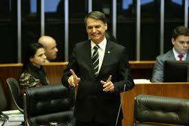 Para assumir os postos, eles passam por sabatina no Senado e precisam ser aprovados por comissão e pelo plenário da Casa.