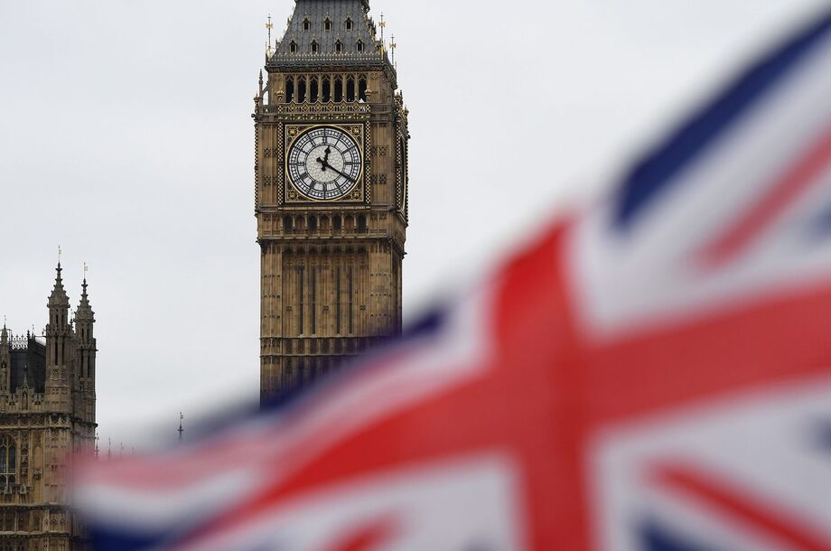 Na comparação anual, as vendas do setor varejista britânico diminuíram 22,6% em abril, como projetado pelo mercado.