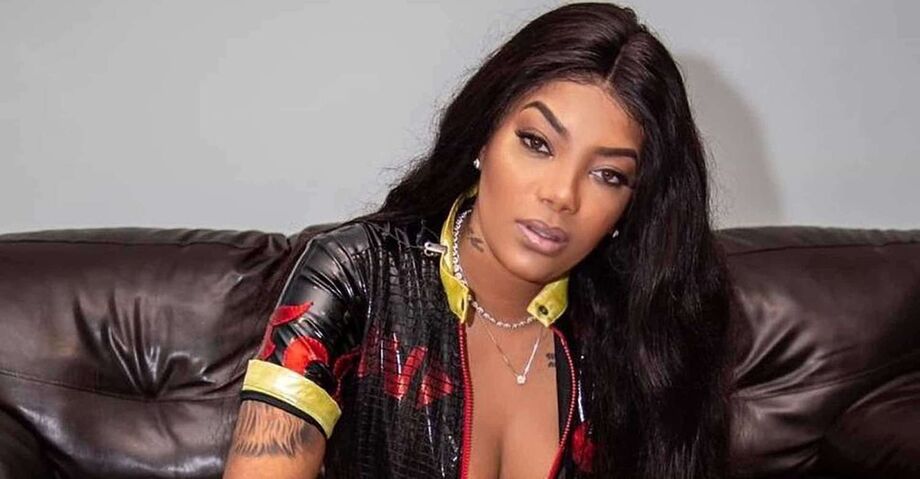 A canção Espelho, que faz parte do álbum A Danada Sou Eu, fala do relacionamento entre Ludmilla e Brunna Gonçalves.