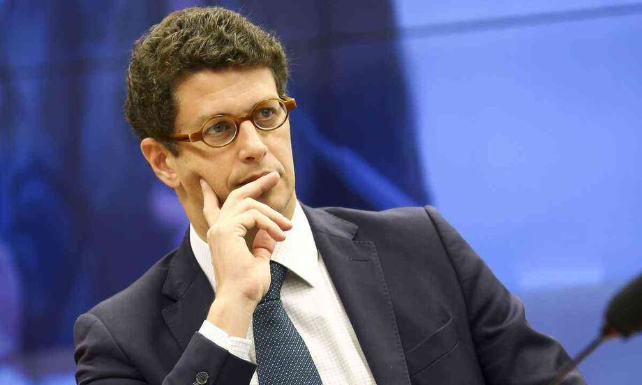 O Brasil precisa de um ministro à altura da importância que o Meio Ambiente tem para o país.