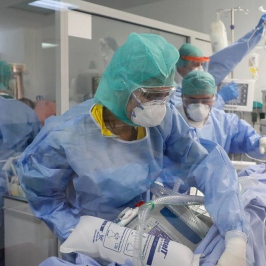 A consequência disso é a superlotação dos hospitais da capital. A população dessas cidades menores migra em busca de atendimento.