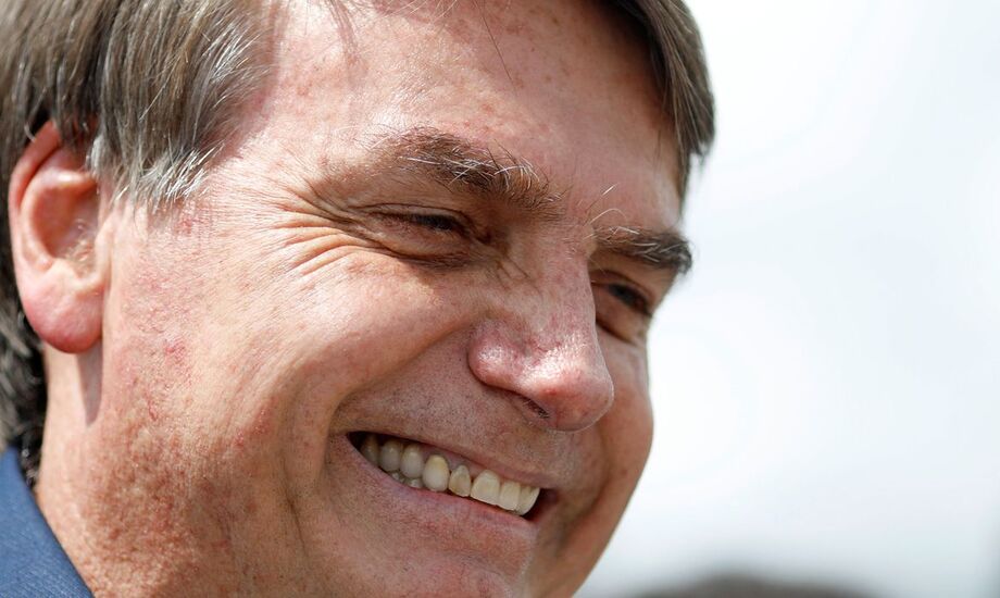 Presidente estava acompanhado do ministro do GSI, Augusto Heleno