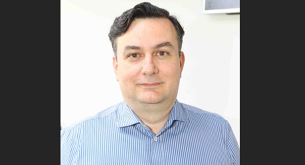 Luiz Fernando V. De Donno é engenheiro civil com MBA em Gestão Empresarial e atua como Gestor de Atendimento da CCR MSVia