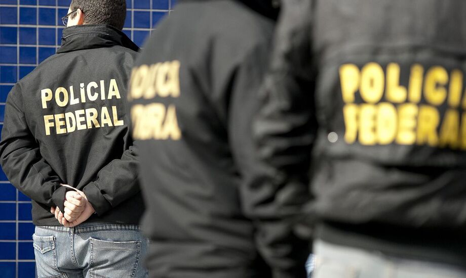 O Senado Federal fará sessão plenária às 16 horas desta segunda-feira, 25, para votar a Medida Provisória 918/2020, que reestrutura cargos e funções da Polícia Federal e prevê reajustes ao topo da carreira do órgão