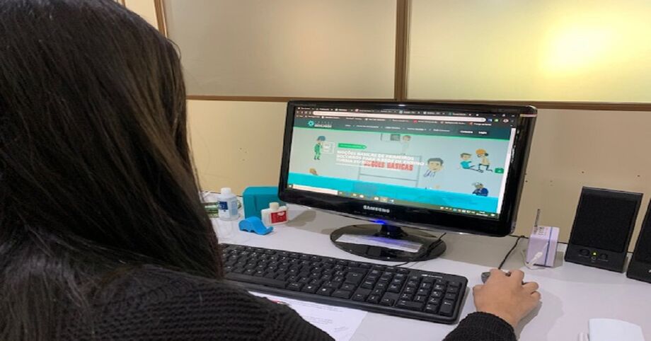 Com foco na área de Gestão Pública, estão disponíveis na Plataforma de Ensino da Fundação, os cursos de Noções Básicas da Administração Pública, Planejamento Estratégico, Metodologia da Gestão por Processos e Elaboração e Gerenciamento de Projetos