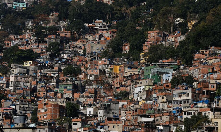 Os dados obtidos mostram que 8,8% dos domicílios das favelas têm ao menos uma pessoa infectada e que 4,2% disseram não estar infectados