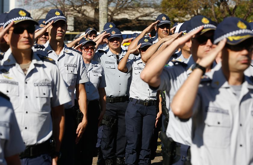 A Medida Provisória que aumenta a remuneração da Polícia Militar, do Corpo de Bombeiros Militar e da Polícia Civil do Distrito Federal foi publicada nesta terça-feira, 26, em edição extra do Diário Oficial da União