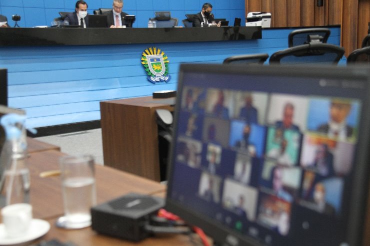 Deputados devem analisar cinco projetos na sessão desta quinta-feira, que continua sendo realizada remotamente