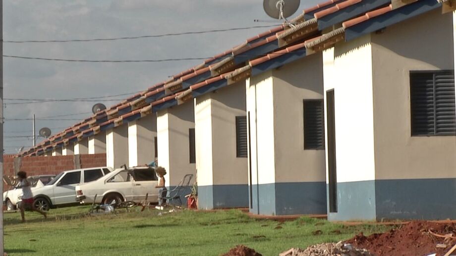 Em réplica, o autor rebateu os argumentos da defesa, salientando que o valor ofertado sequer alcança o valor venal do imóvel e que, quando da regularização do imóvel, o mesmo fora avaliado em R$ 60 mil.