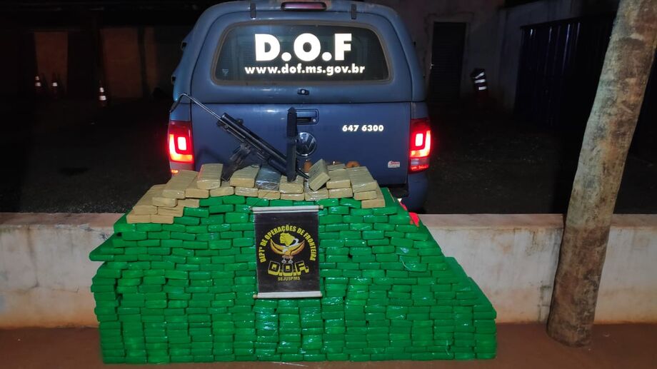 Droga apreendida seria levada para Bahia