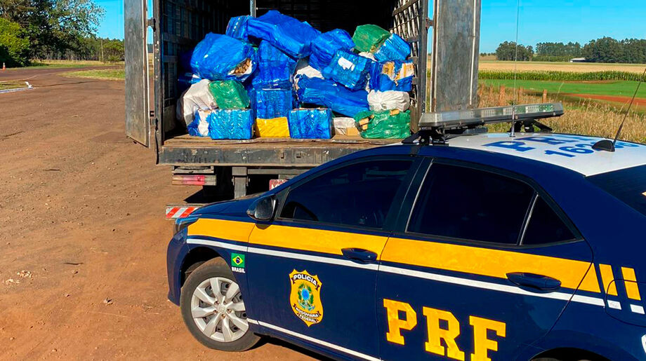 Fundo falso bem falso não garantiu a passagem da maconha