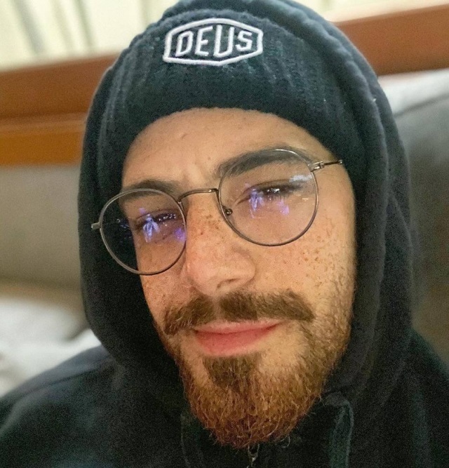 O ator Felipe Titto.