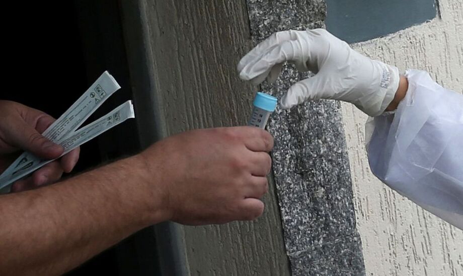 Até as 19h de sábado (30), o Brasil havia contabilizado 498.440 casos confirmados de covid-19.