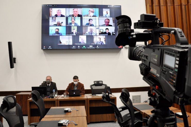 Projetos foram apresentados durante sessão ordinária desta quarta-feira