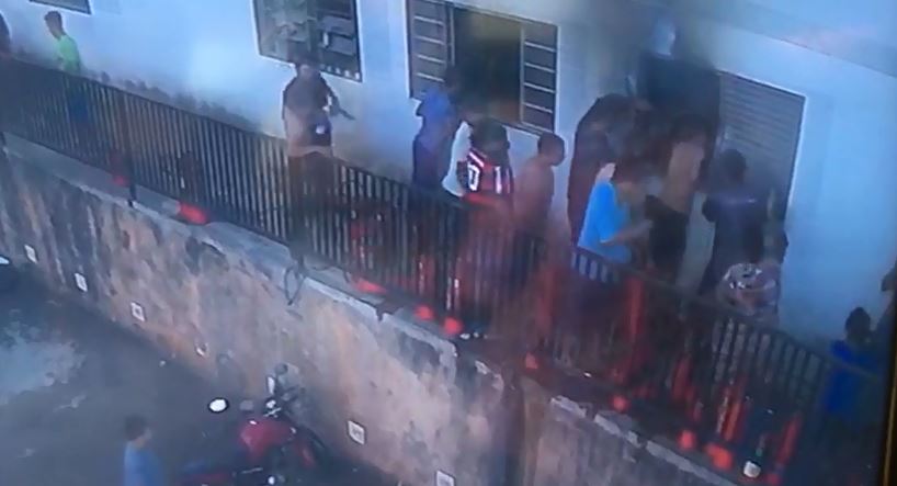 O apartamento foi interditado pelo Corpo de Bombeiros